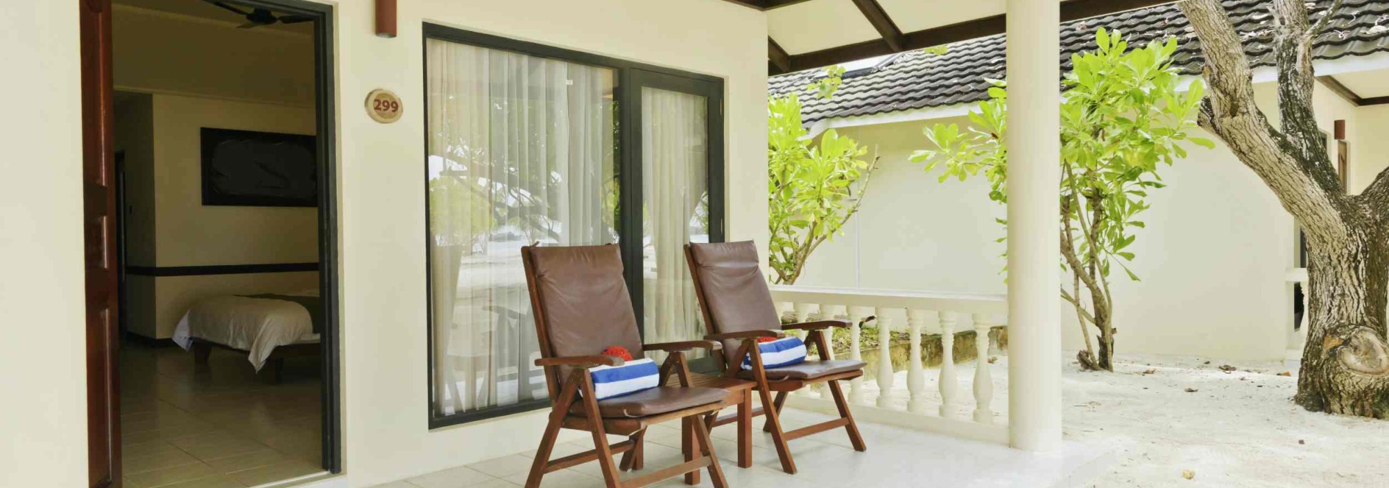 bungalow-paradise-island-resort-malediven