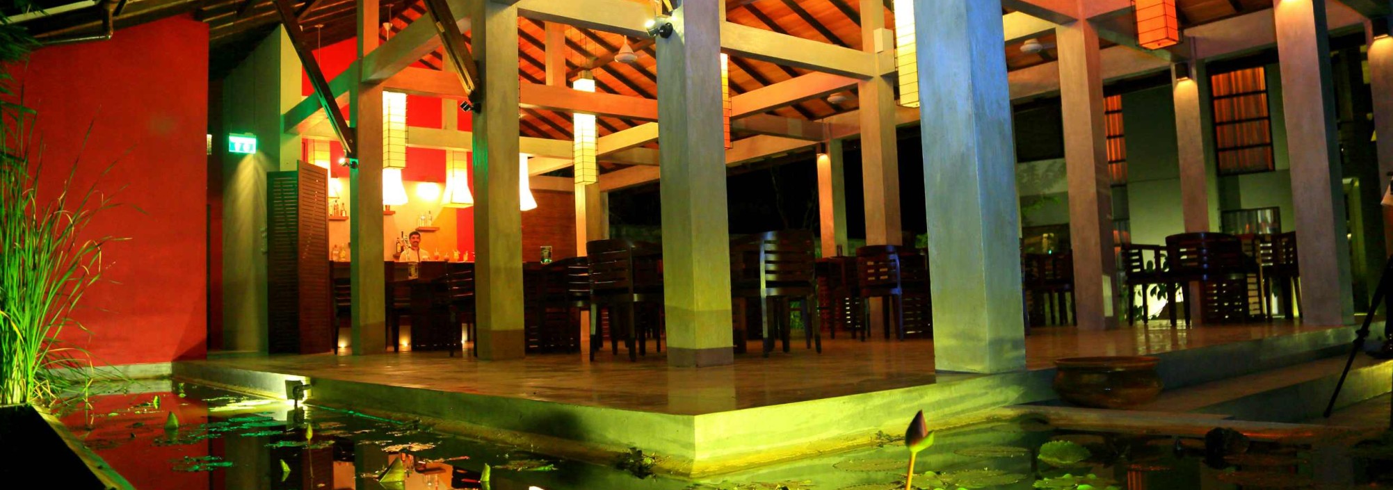 chaarya-resort-chandrika-bar-srilanka