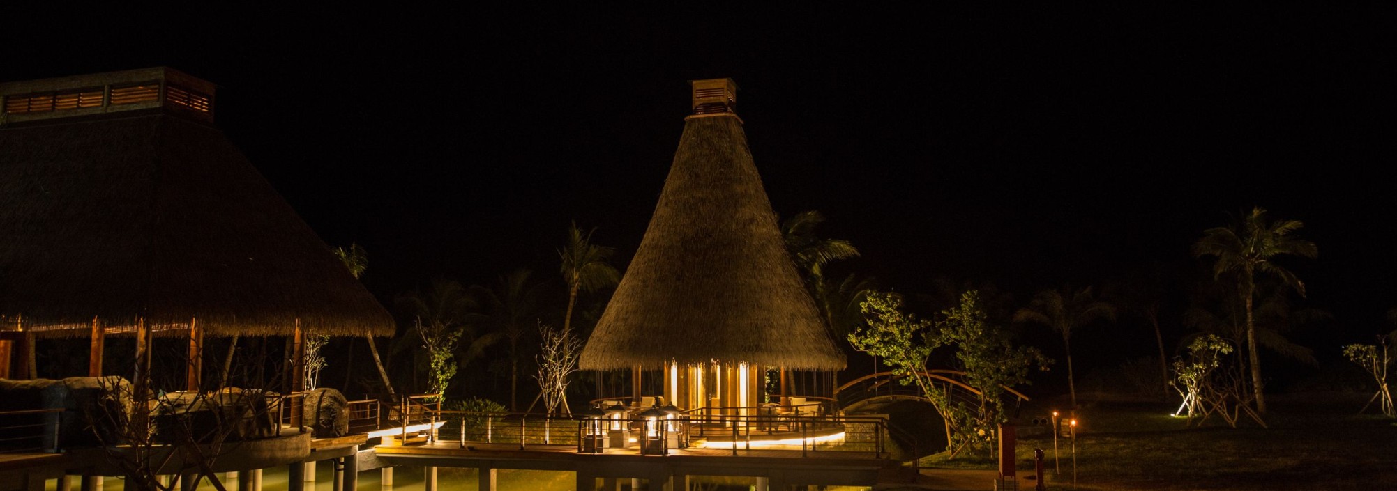 cigar-bar-anantaya-pussikudah-sri-lanka-travel