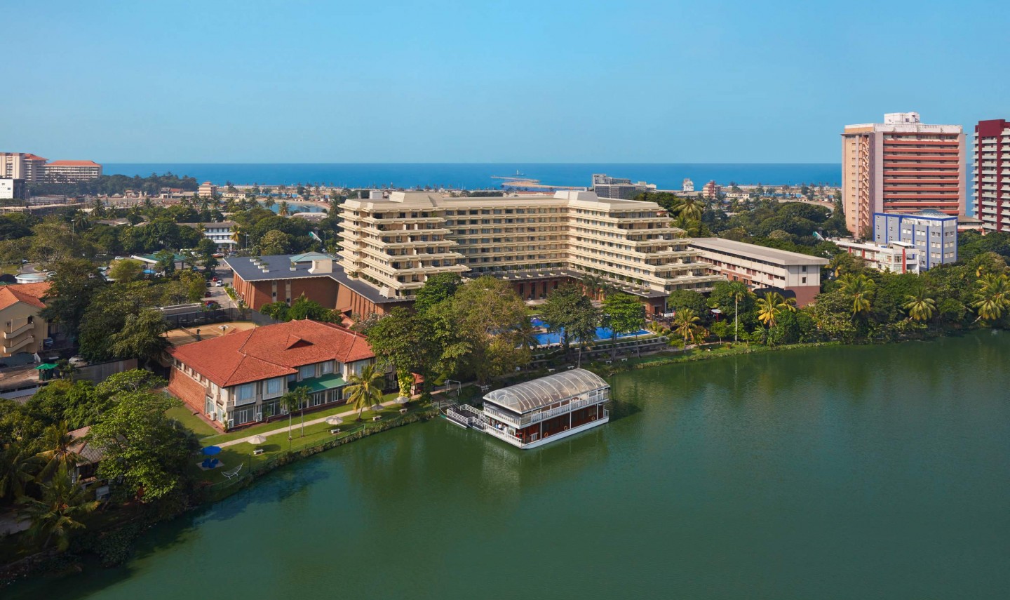 Cinnamon Lakeside Hotel in Colombo - Sri Lanka Travel