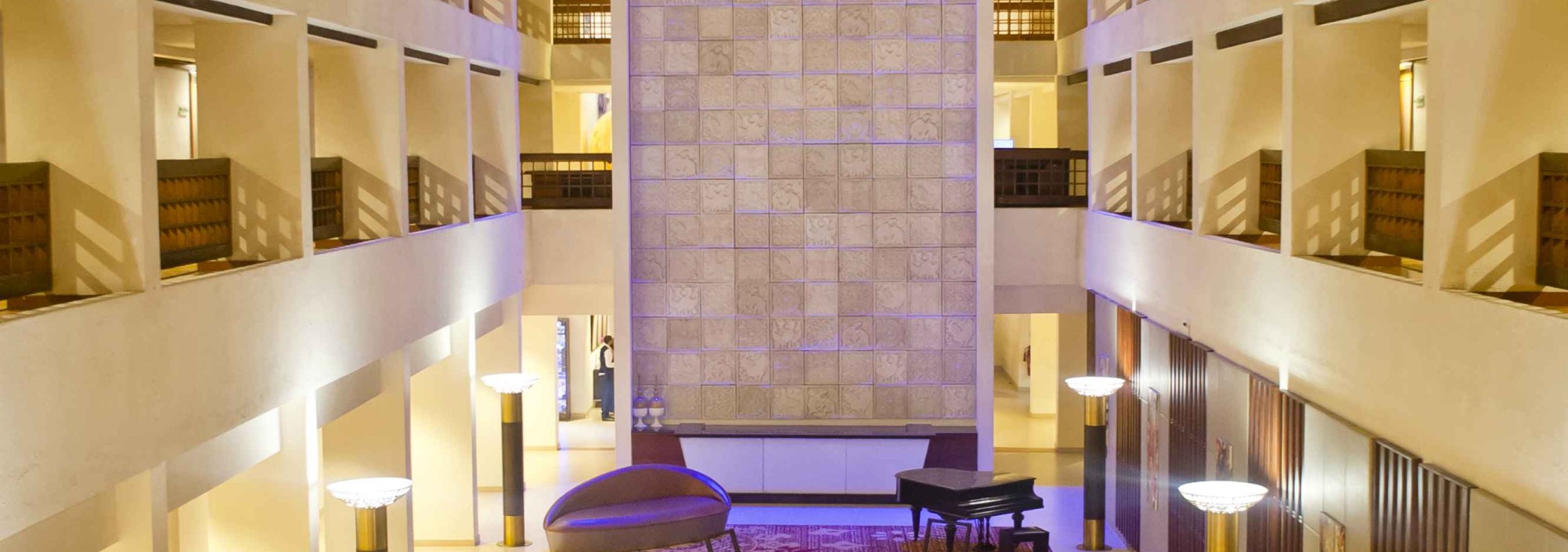courtyard-lobby-cinnamon-grand-colombo