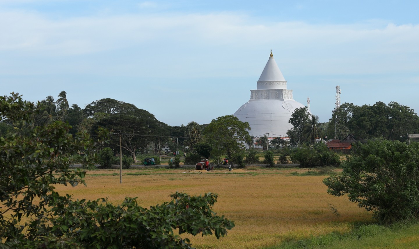 dagoba-tissamaharama-in-sri-lanka