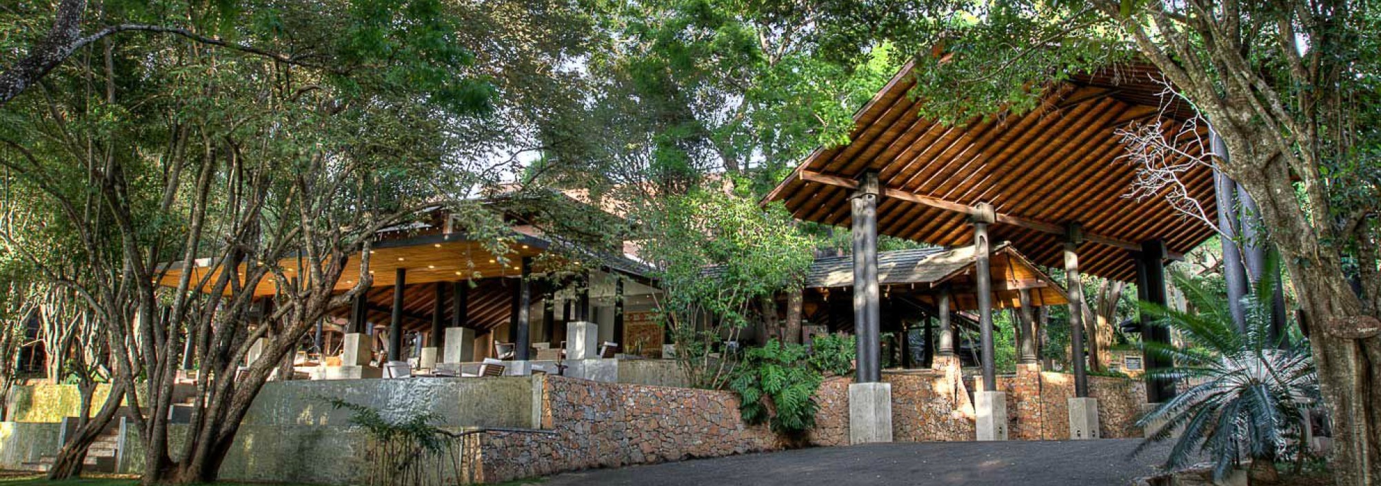 deer-park-hotel-srilanka