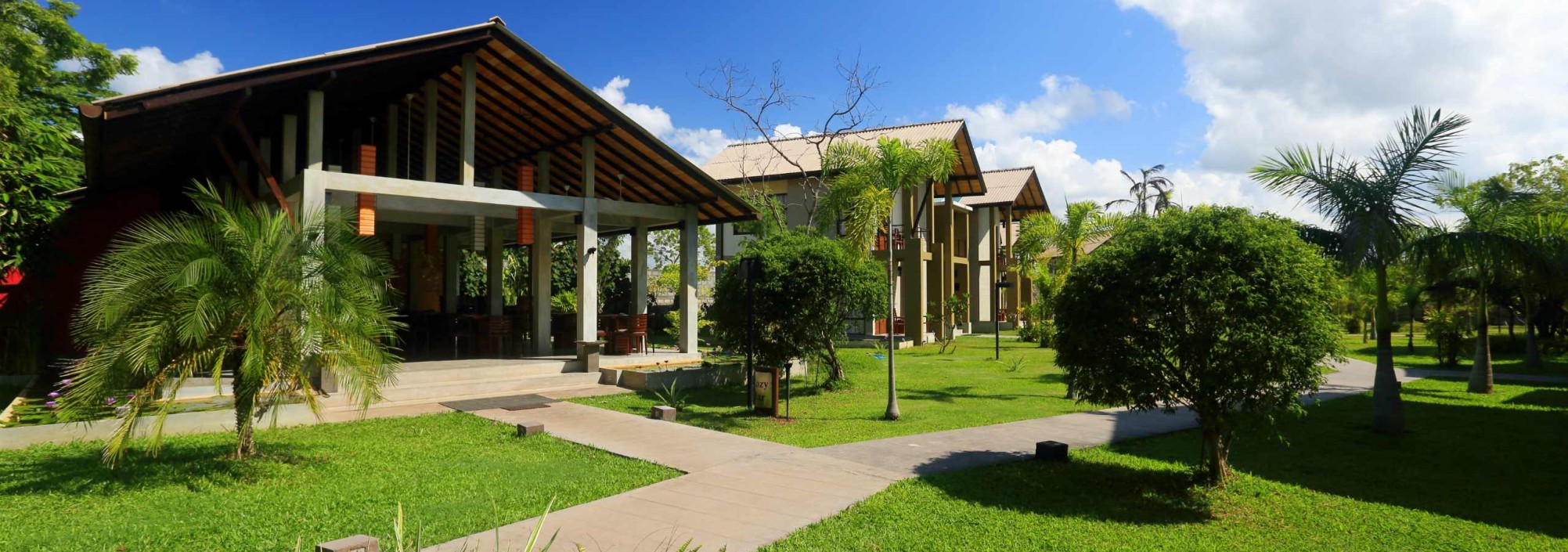 deluxe-chalet-chaarya-resort-yala-srilankatravel