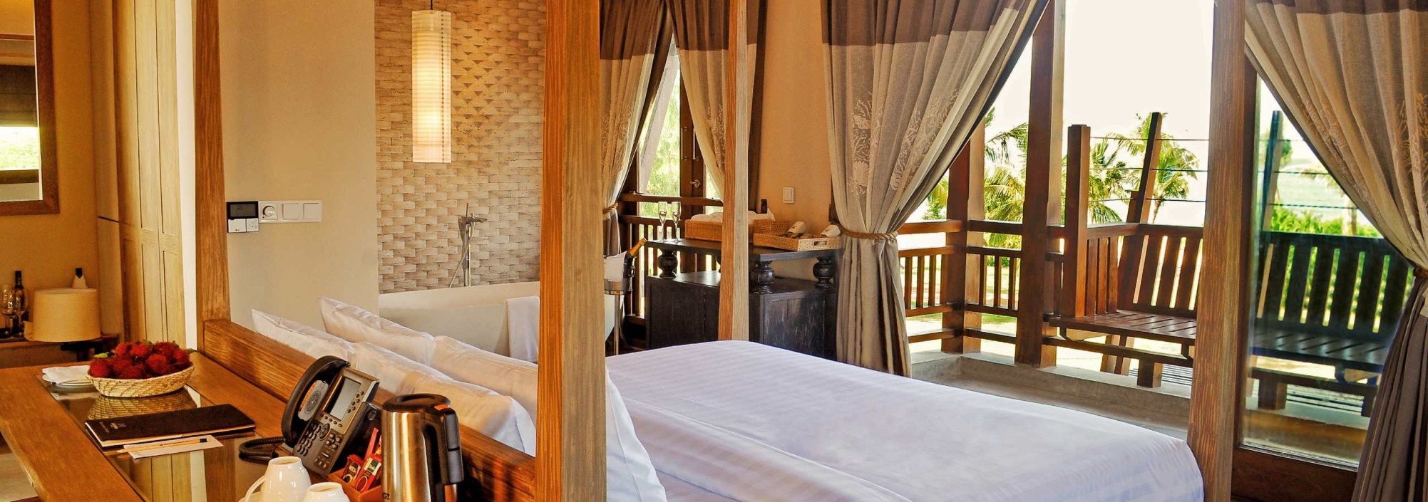 deluxe-room-anantaya-resort-spa-passikudah-srilanka-travel