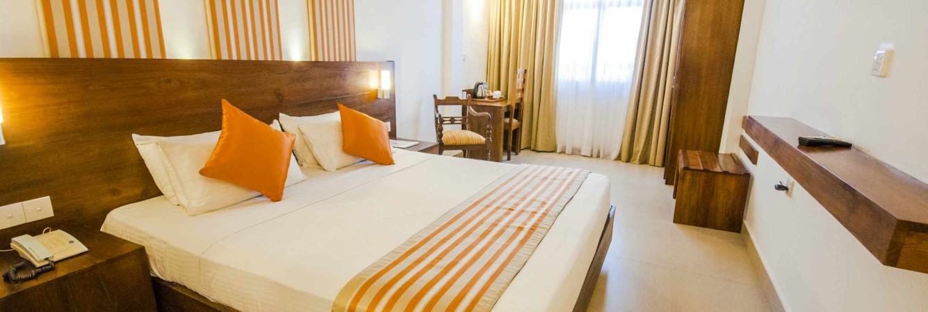 deluxe-room-camelot-beach-hotel-negombo-srilankatravel