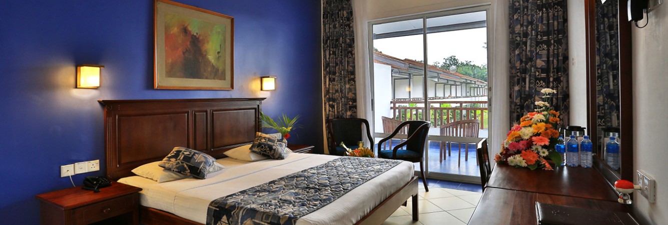 deluxe-room-hibiscus-beach-hotel