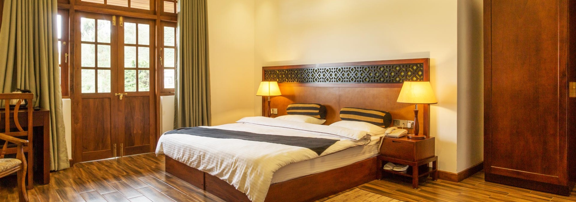 deluxe-room-hotel-heaven-seven-nuwara-eliya-srilanka-travel