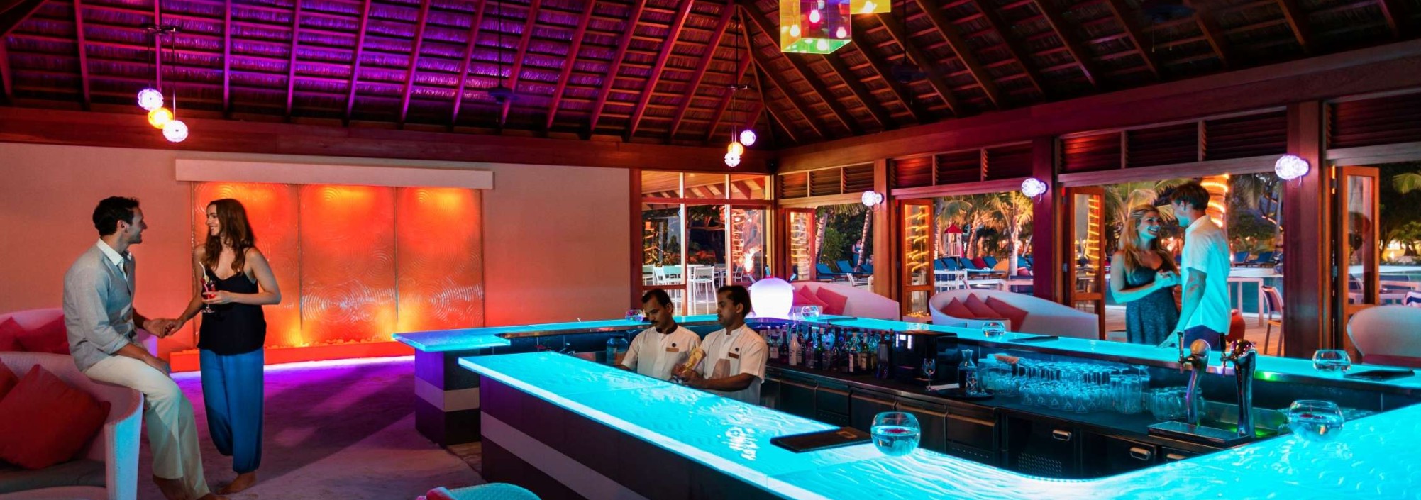 dhoni-bar-meeru-island-resort