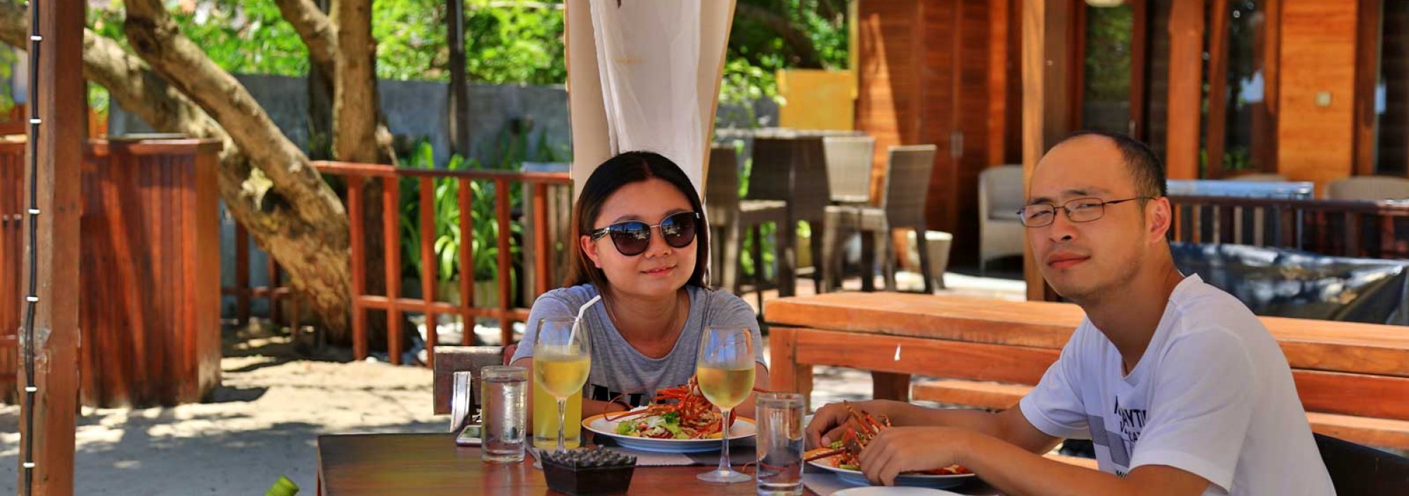 dining-thaproban-beach-house