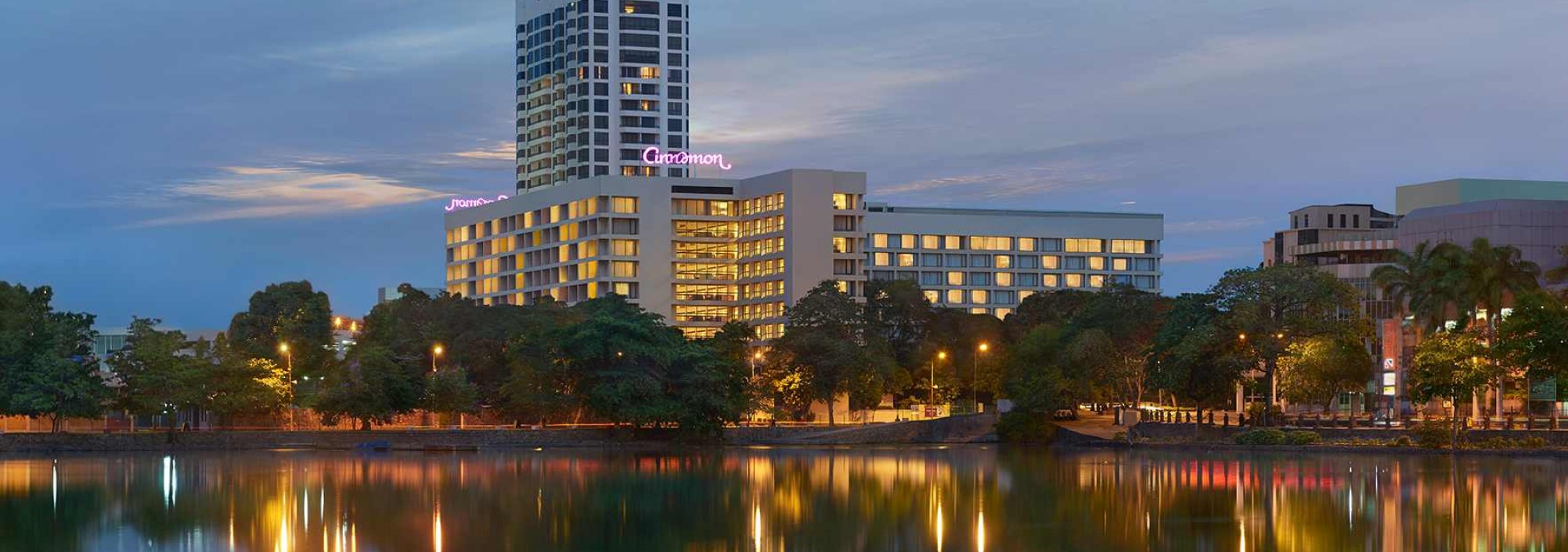 exterior-lake-avond-cinnamon-grand-colombo-srilankatravel