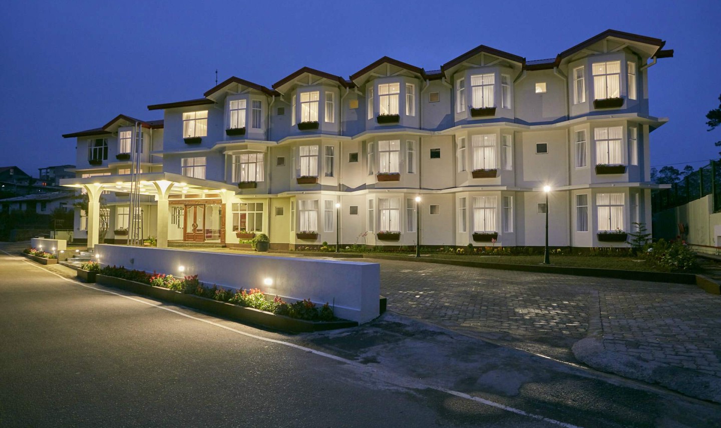 front-galway-heights-hotel-nuwara-eliya
