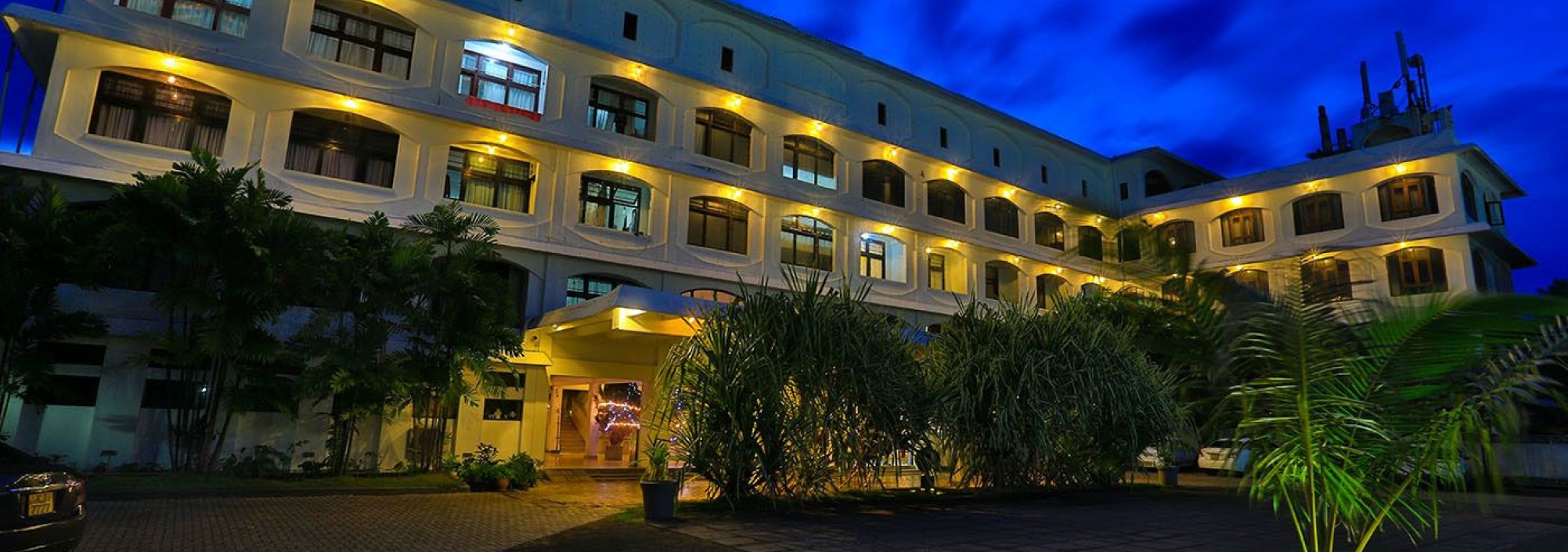front-hotel-lanka-supercorals-hikkaduwa