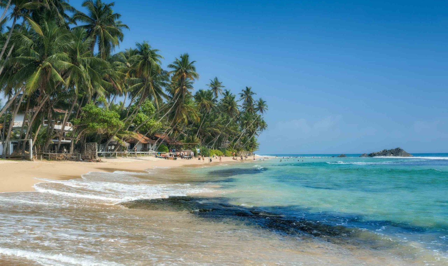 hikkaduwa-strand-sri-lanka-travel