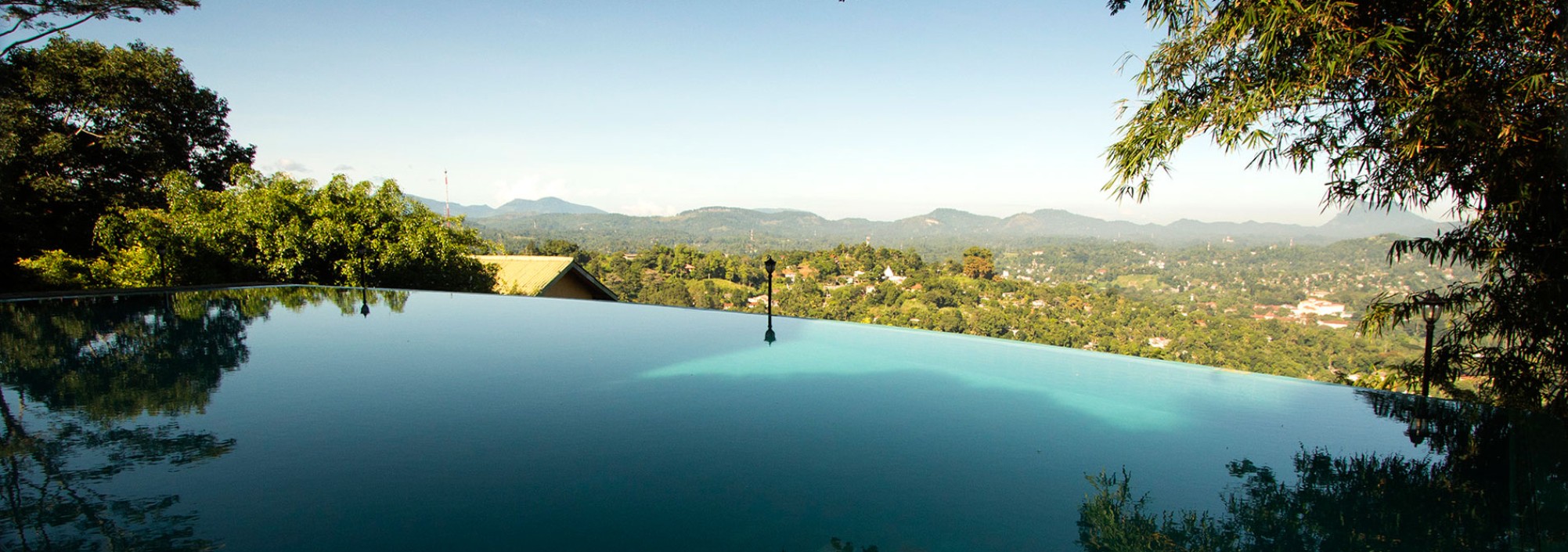 infinity-pool-randholee-resort-kandy