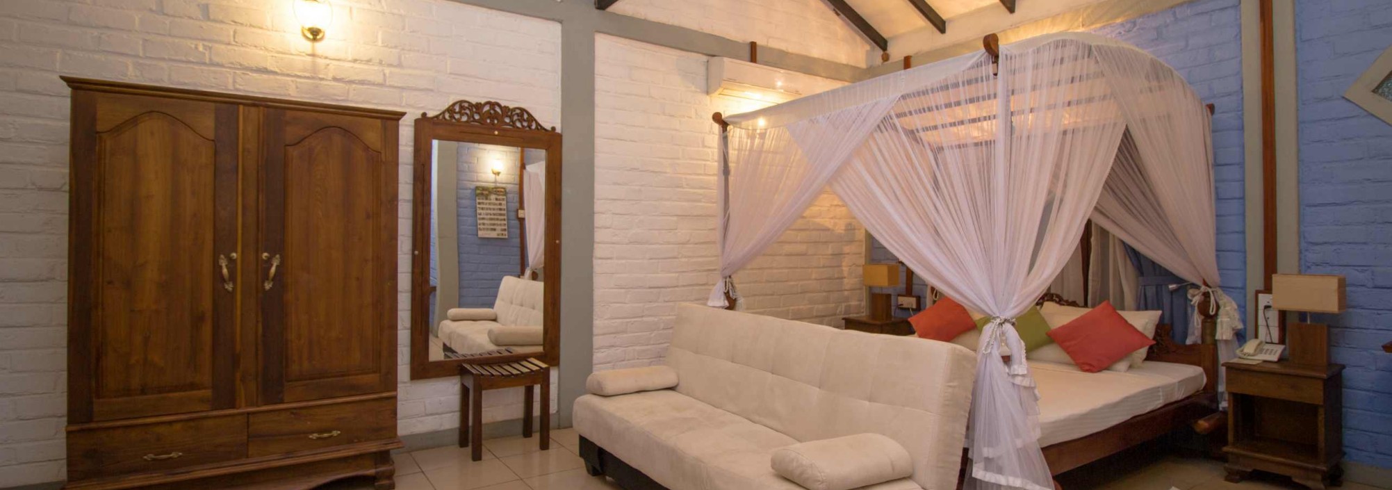 kamer-lake-serenity-ratnapura-srilankatravel