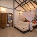 kamer-lake-serenity-ratnapura-srilankatravel