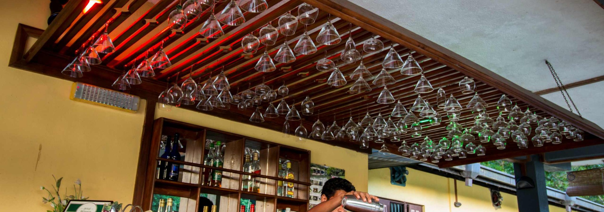 lake-sereninty-ratnapura-bar-srilankatravel