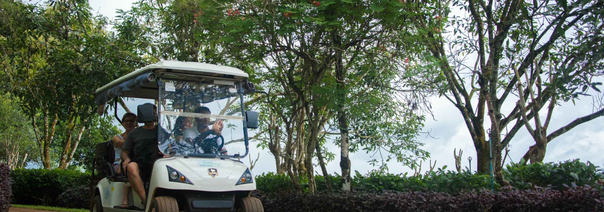 lake-serenity-vervoer-resort-srilanka