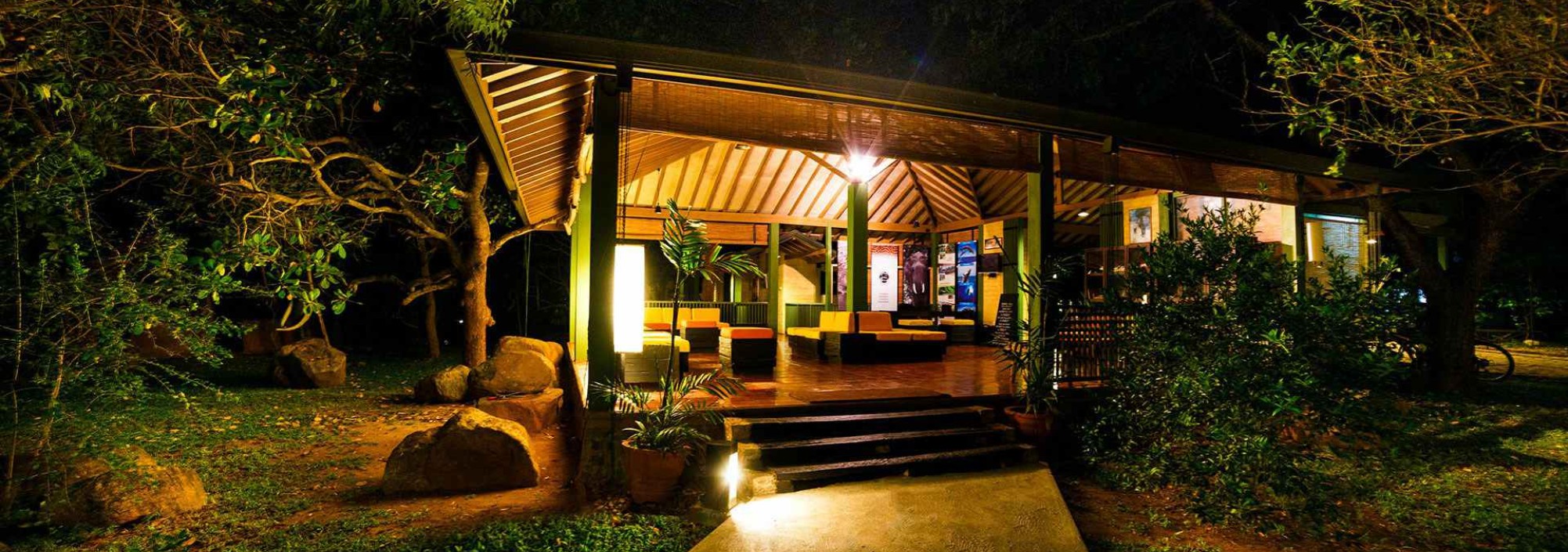 lobby-elephant-reach-yala