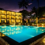 pool-at-night-camelot-beach-hotel-negombo-srilankatravel