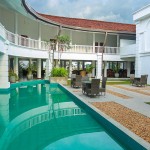 pool-hibiscus-beach