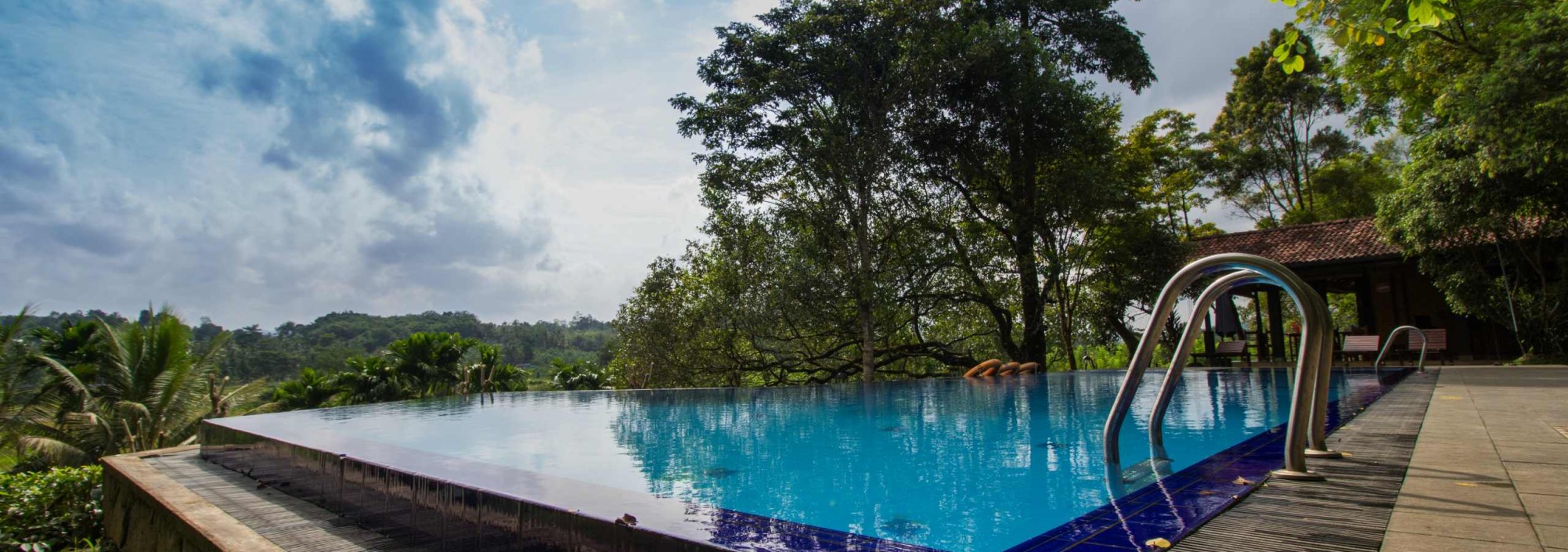 pool-lake-serenity-srilanka