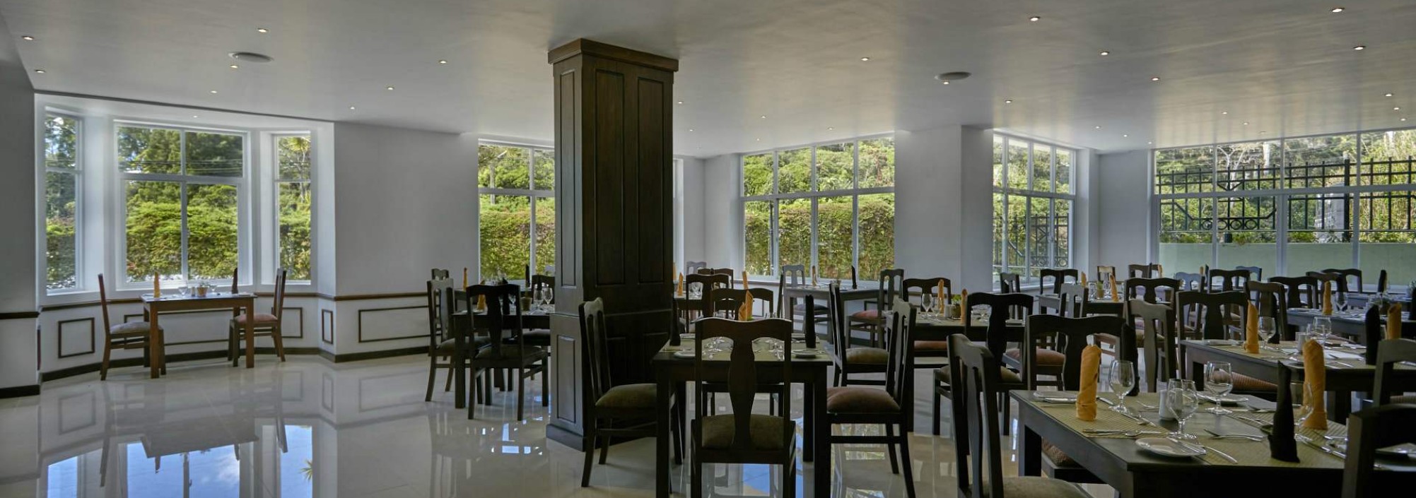restaurant-galway-heights-hotel-srilanka