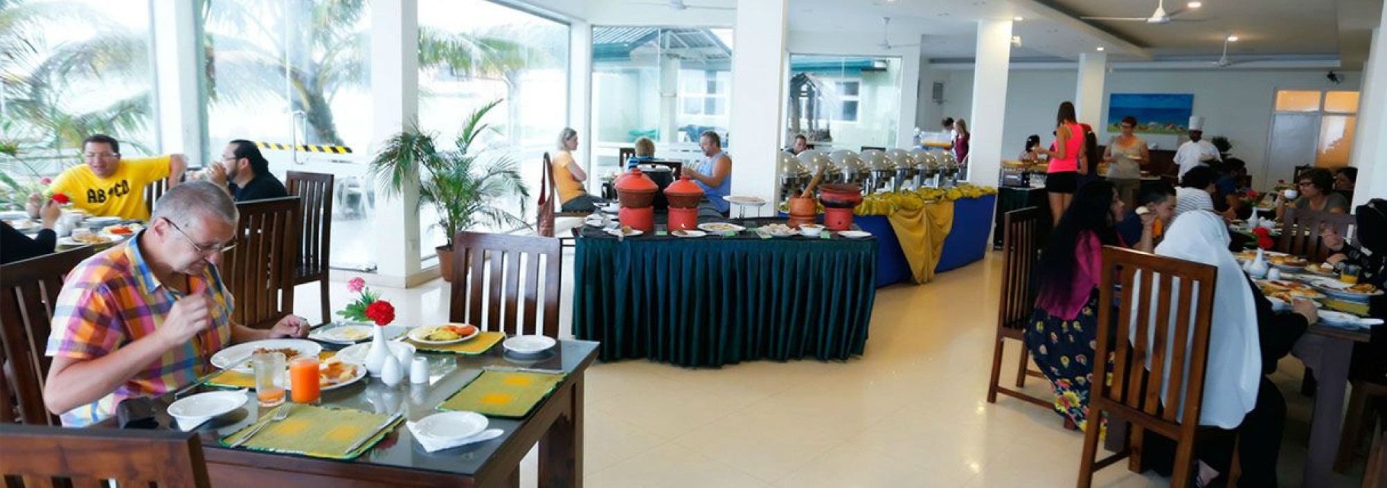 restaurant-hikkaduwa-beach-hotel-srilankatravel