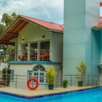 senani-hotel-kandy-zwembad
