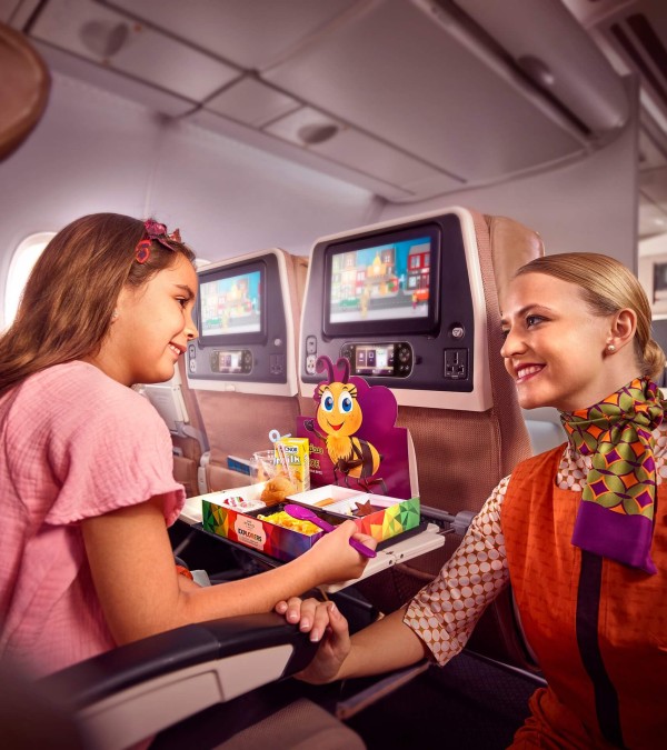 stewardess-en-kind-etihad-airways-srilankatravel