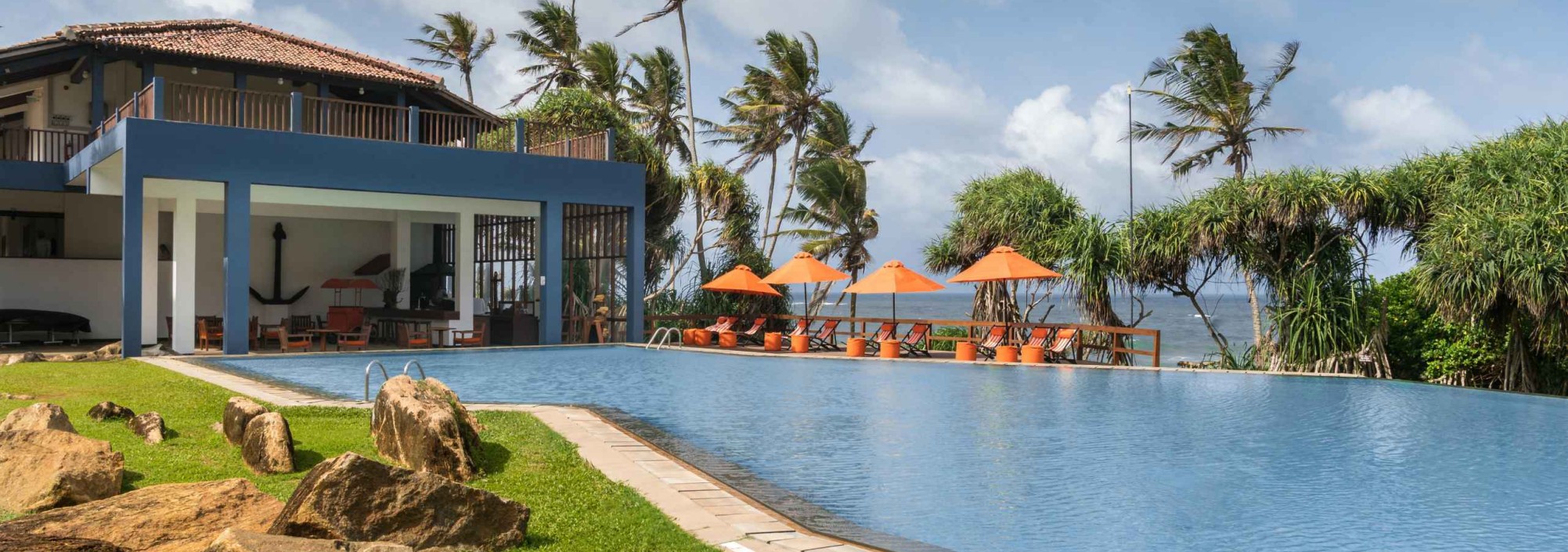 swimming-pool-jetwing-lighthouse-srilankatravel