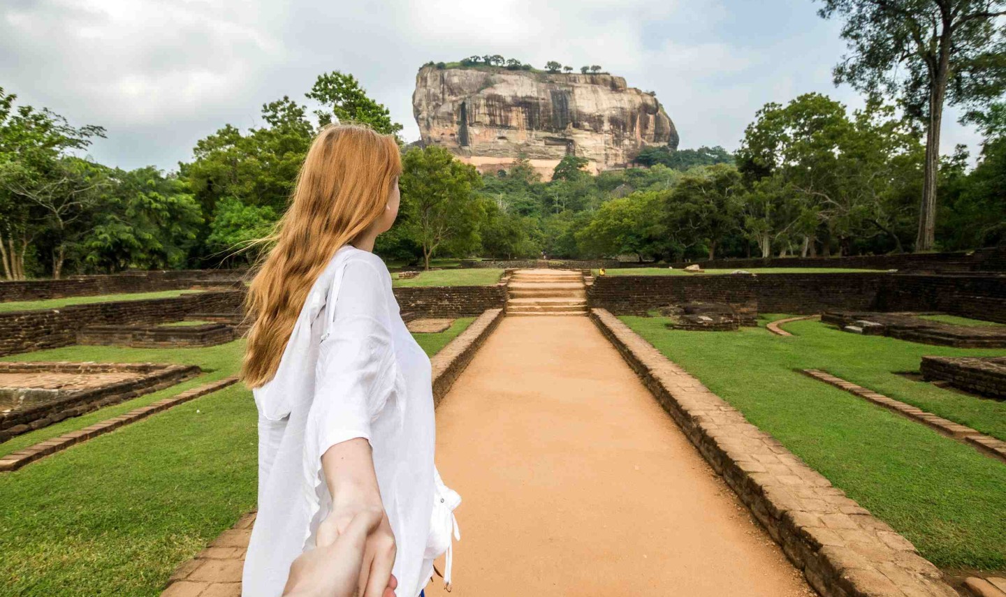 tourist-lion-rock-sigiriya-srilankatravel