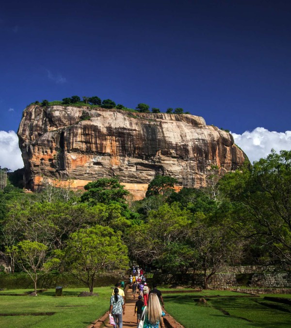 tourist-sigiriya-lion-rock-srilankatravel
