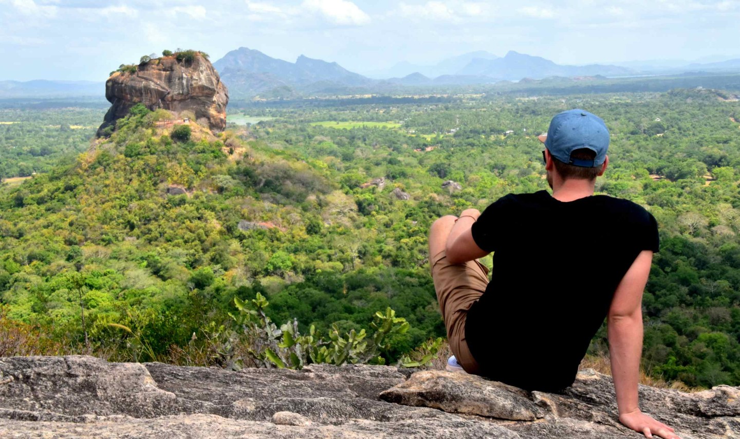 tourist-sigiriya-srilankatravel