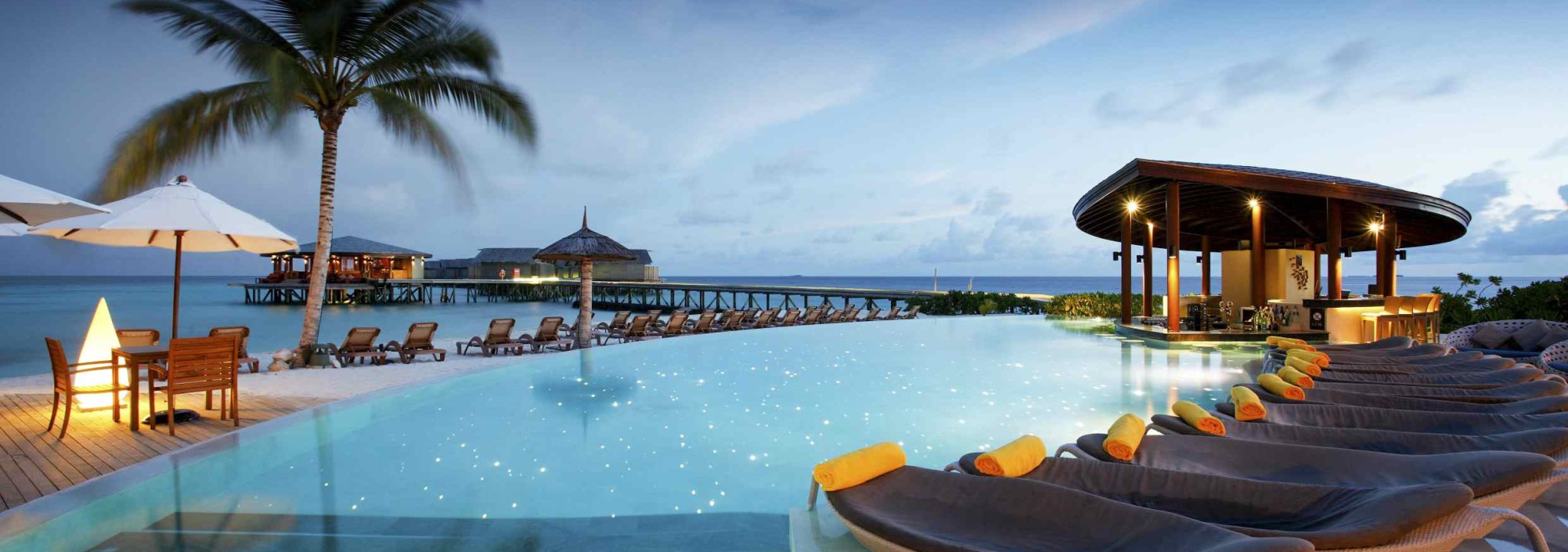 zwembad-centara-ras-fushi-malediven