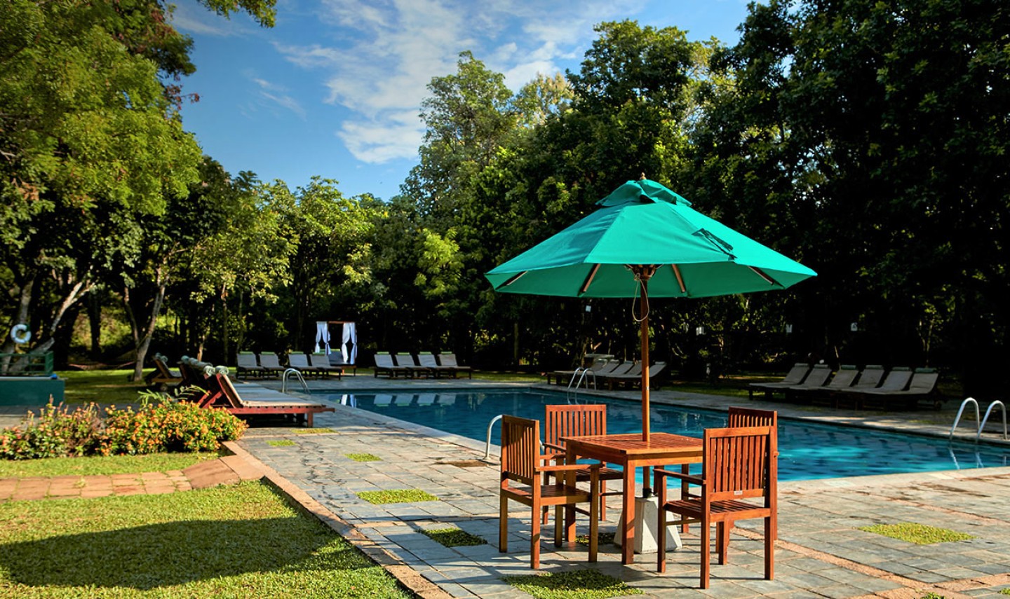 zwembad-hotel-sigiriya