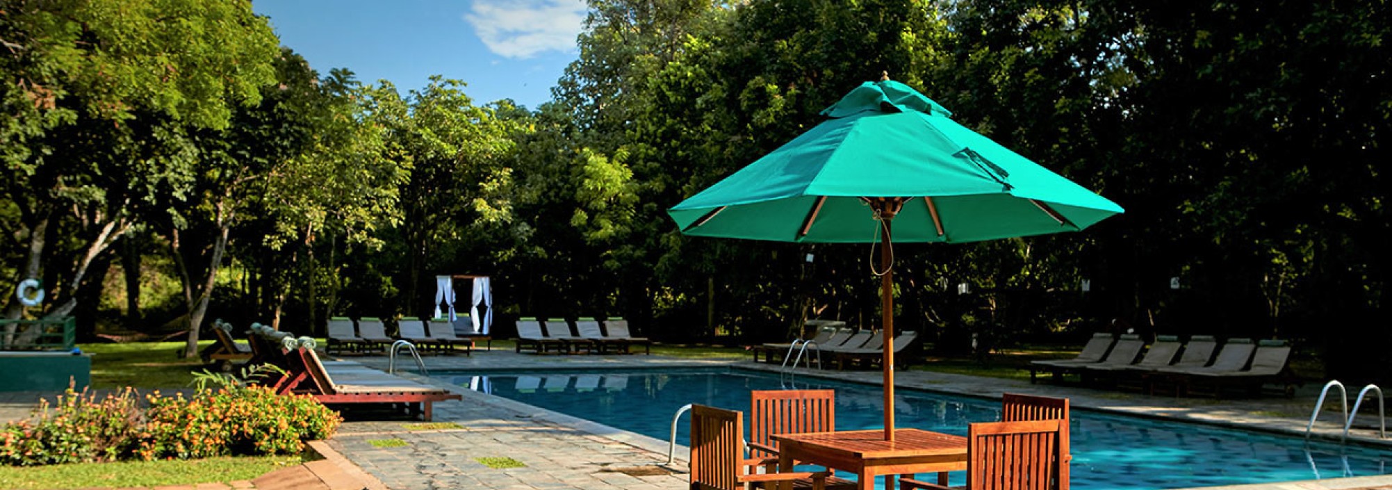 zwembad-hotel-sigiriya