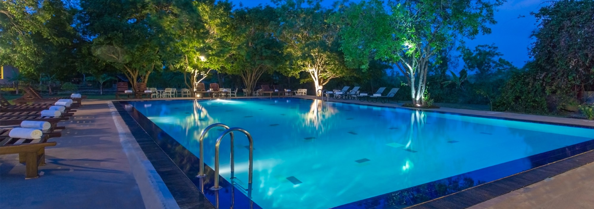 zwembad-kassapa-lions-rock